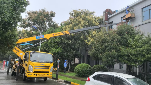 咸宁28米直臂式登高车出租，便宜